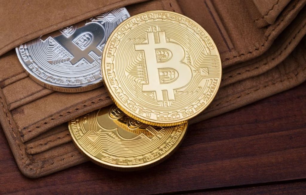 بیدار شدن نهنگ قدیمی بیت‌کوین بعد از ۱۵ سال!